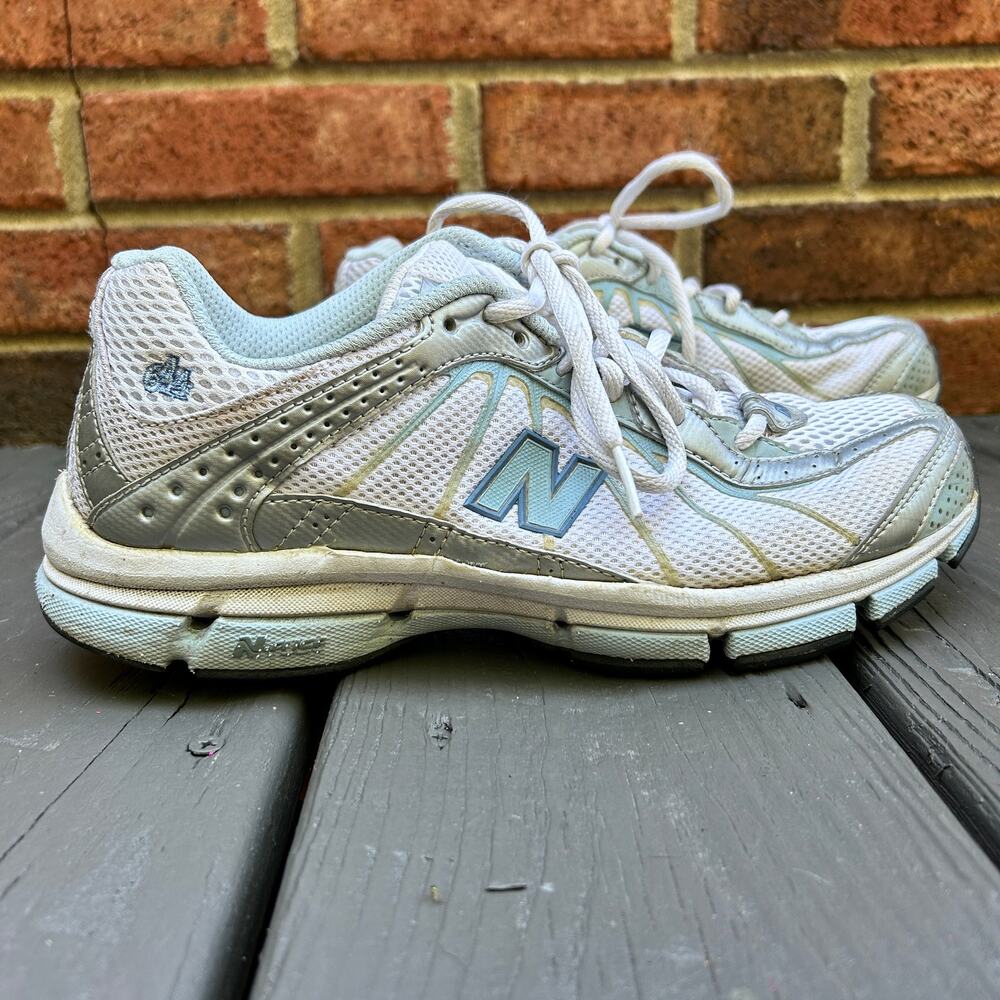 New Balance 644 Women’s White Blue Trail Running Sneakers Shoes WR644WB 9/40.5